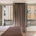 Hotell New Opera 4*